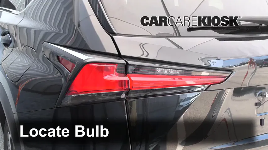 2019 Lexus NX300h 2.5L 4 Cyl. Éclairage Feux de marche arrière (remplacer une ampoule)